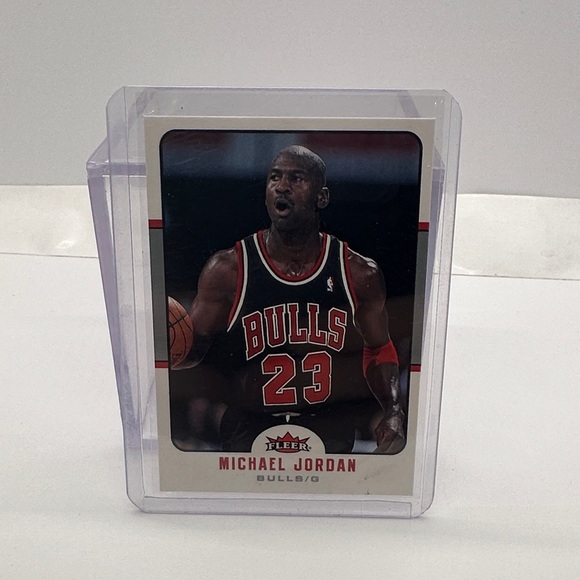 Fleer Basketball Trading Card with Clear Display Case of MICHAEL Jordan mint - Picture 1 of 3